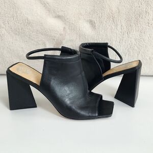 Vince Camuto Avangila Open Toe Genuine Leather Heeled Sandals Black Size 9.5M